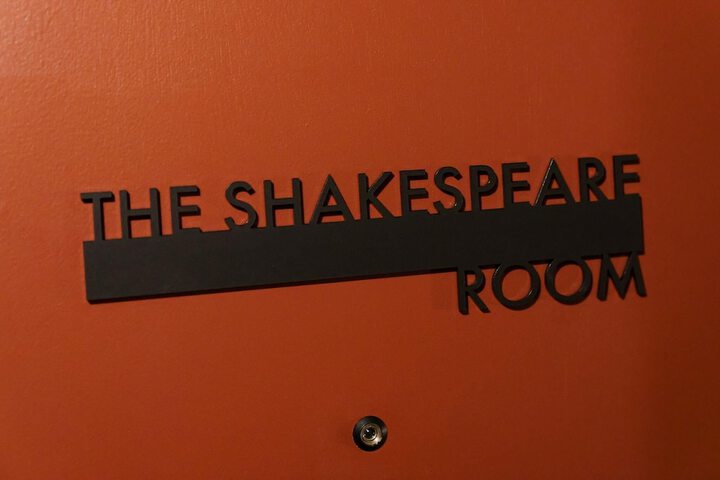Room 34 of 106