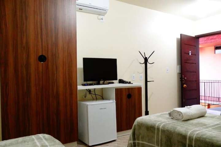 Room 4 of 12