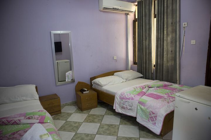 Room 8 of 17