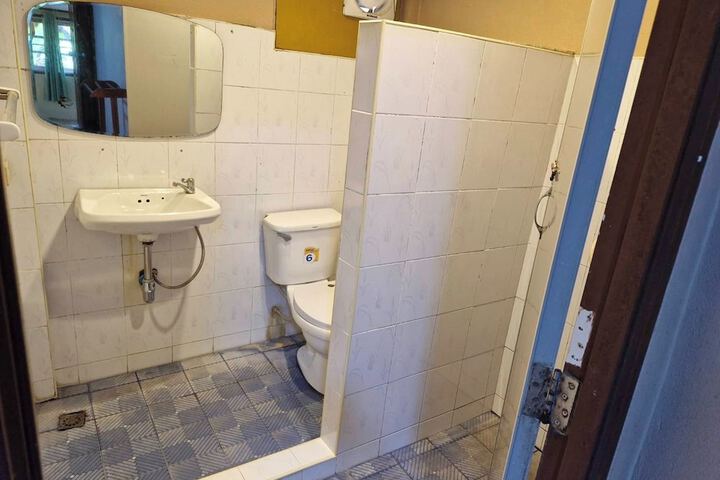 Room 84 of 125