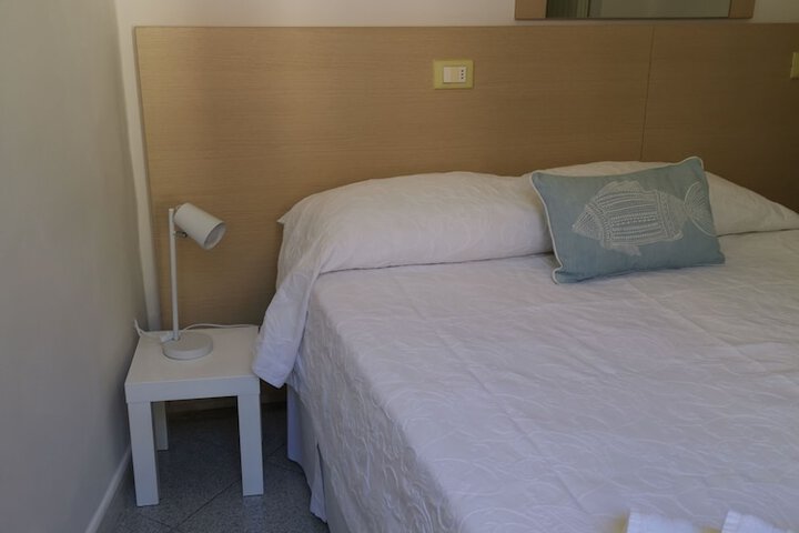 Room 9 of 45
