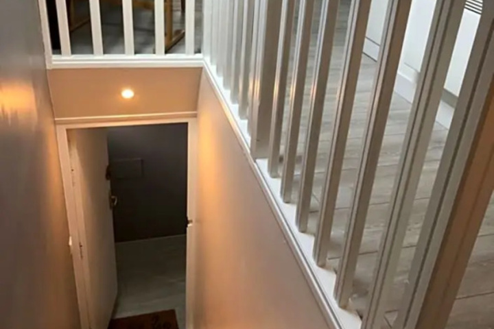 Room 8 of 8