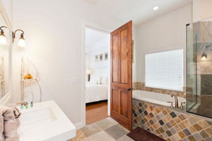 Room 2 of 62