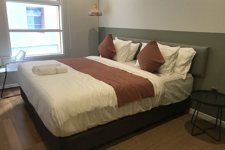 Room 2 of 33