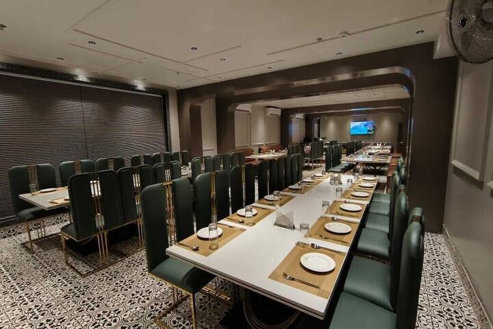 Dining 11 of 15