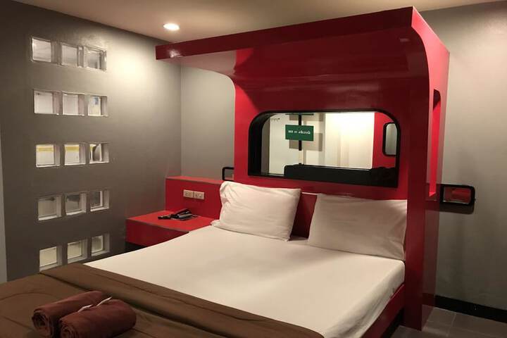 Room 3 of 10