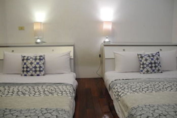 Room 17 of 43