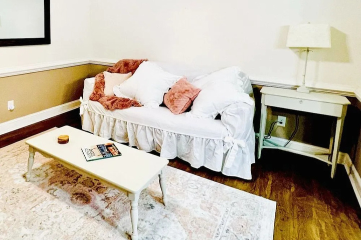 Room 2 of 9