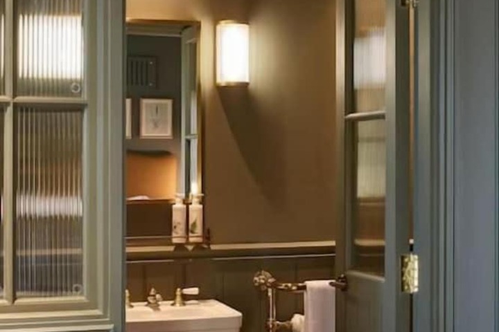 Room 8 of 22