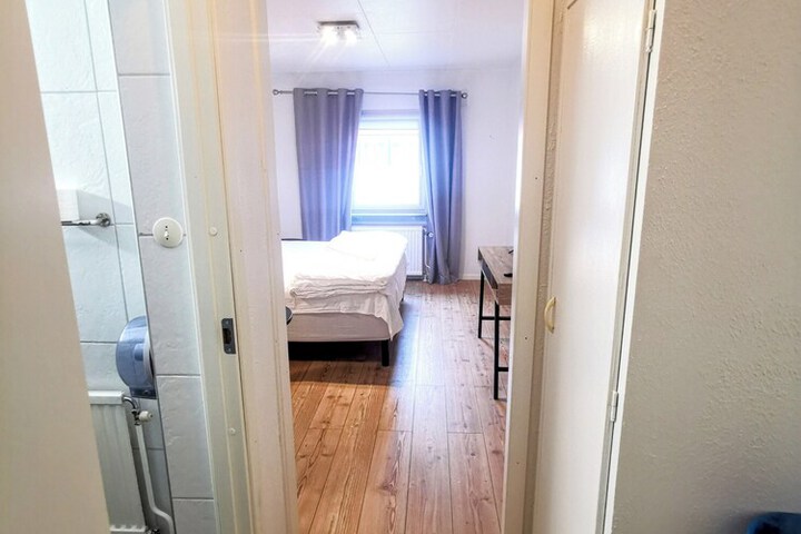 Room 6 of 18