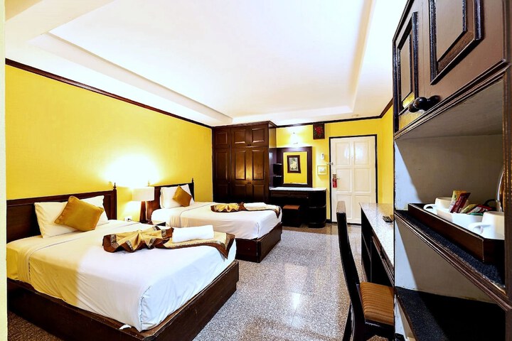 Room 54 of 77