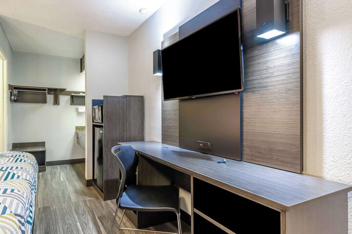 Room 13 of 29