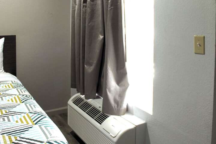Room 10 of 24