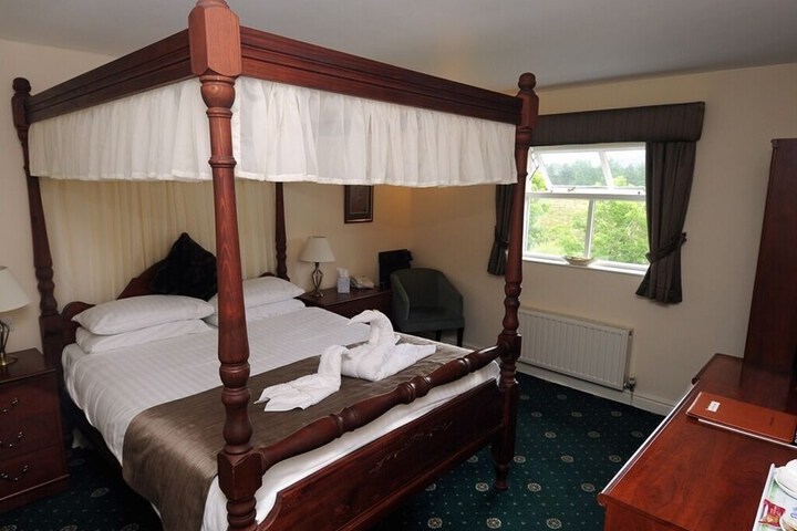 Room 4 of 34