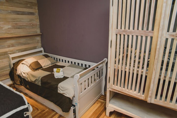 Room 25 of 146