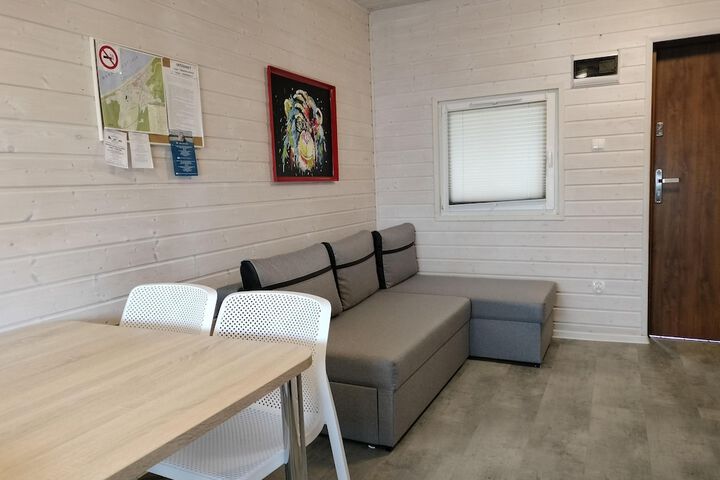 Room 6 of 14