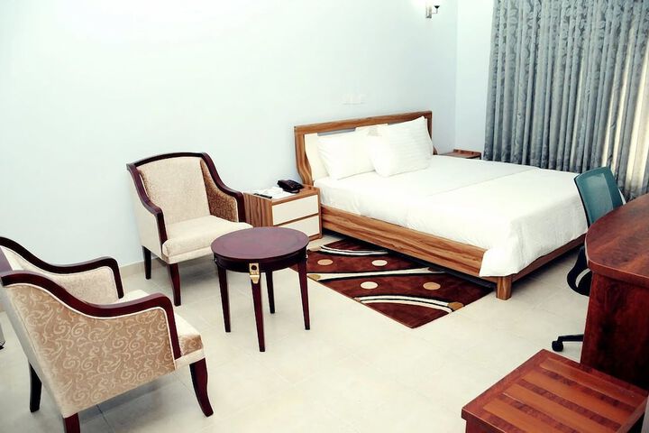 Room 12 of 31