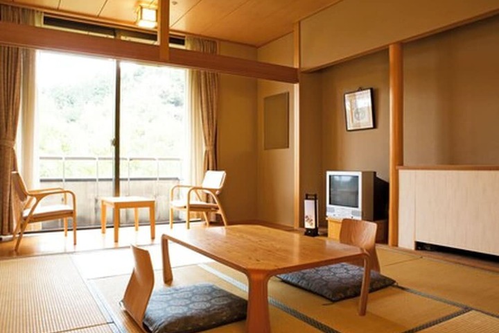 Room 20 of 107