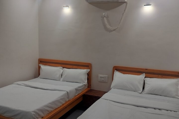Room 11 of 42