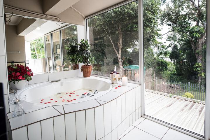 Hot Tub 52 of 64