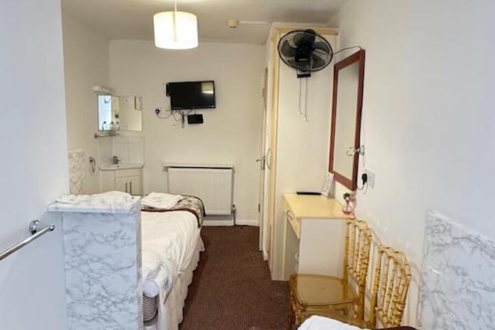Room 69 of 118