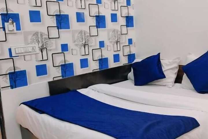 Room 6 of 14