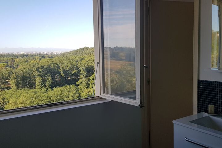 Room 11 of 13