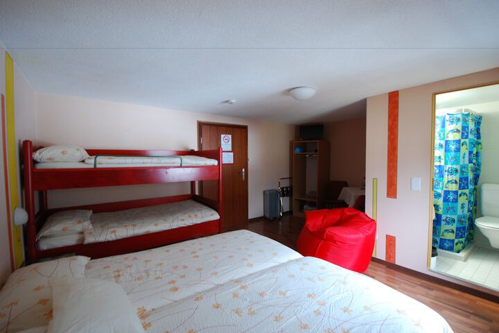 Room 22 of 47