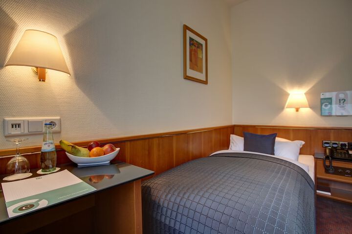 Room 15 of 84