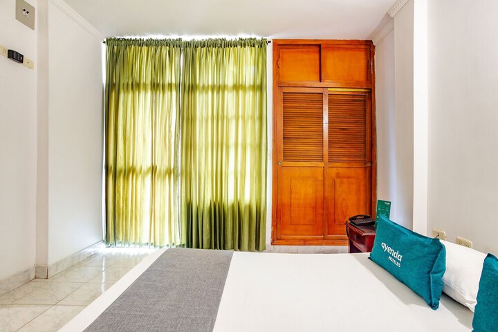 Room 10 of 30