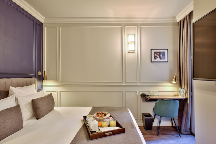 Room 10 of 51