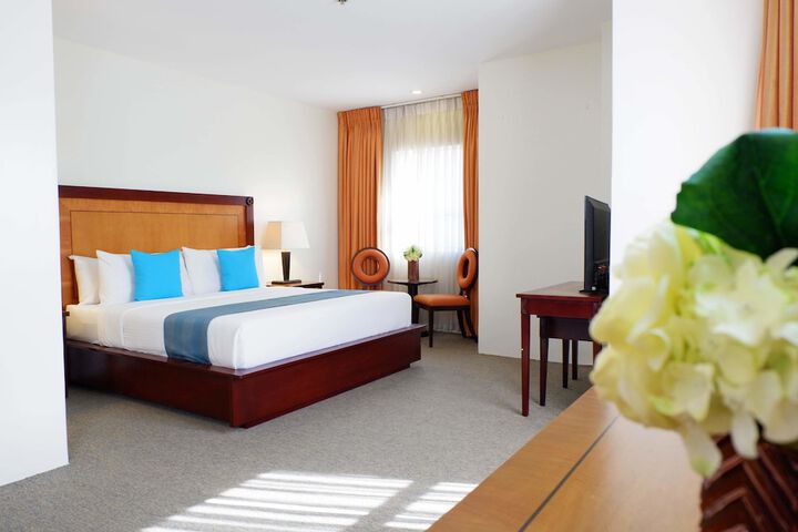 Room 8 of 36
