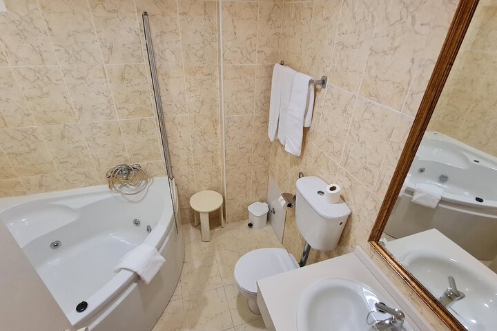 Room 44 of 83