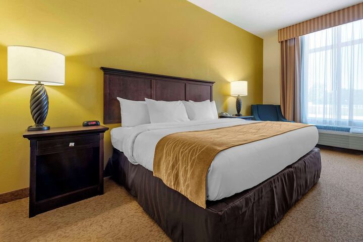 1 King Bed (7 of 19)