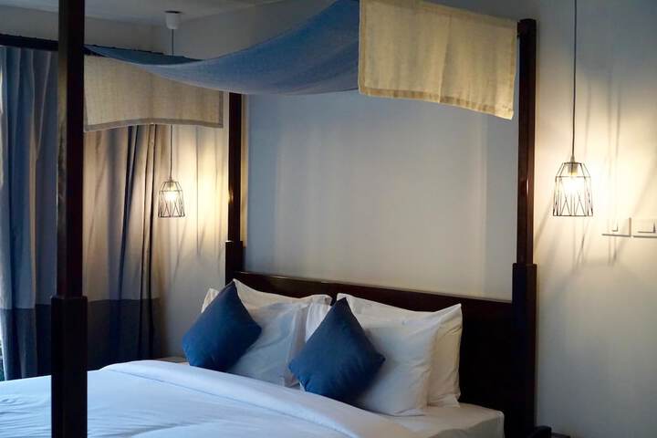 Room 3 of 148