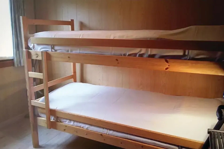 Room 6 of 11