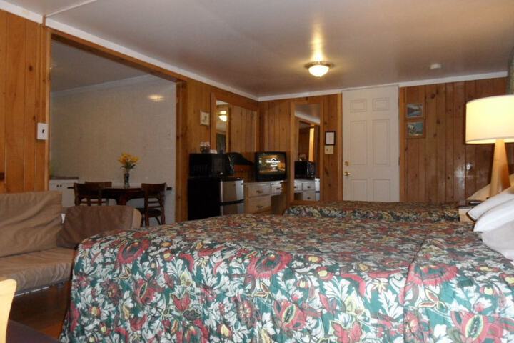 Room 24 of 345