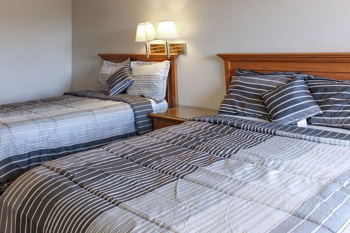 Standard Double Bed (4 of 6)
