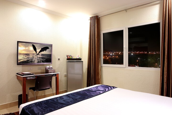 Room 12 of 40