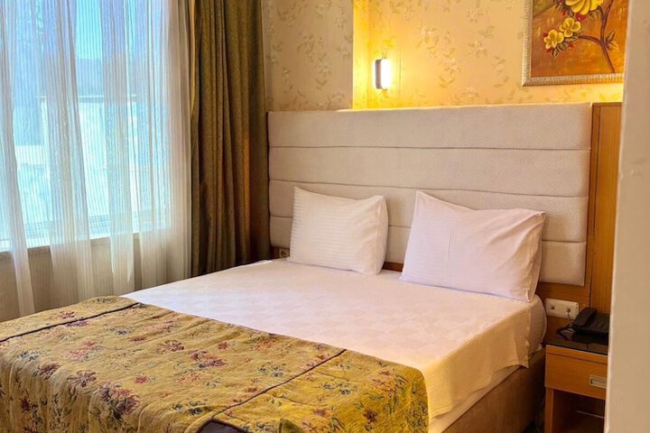 Room 11 of 26