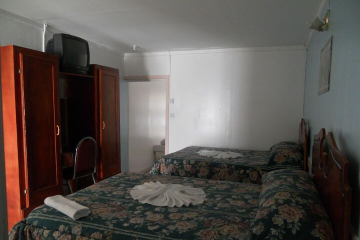 Room 8 of 43