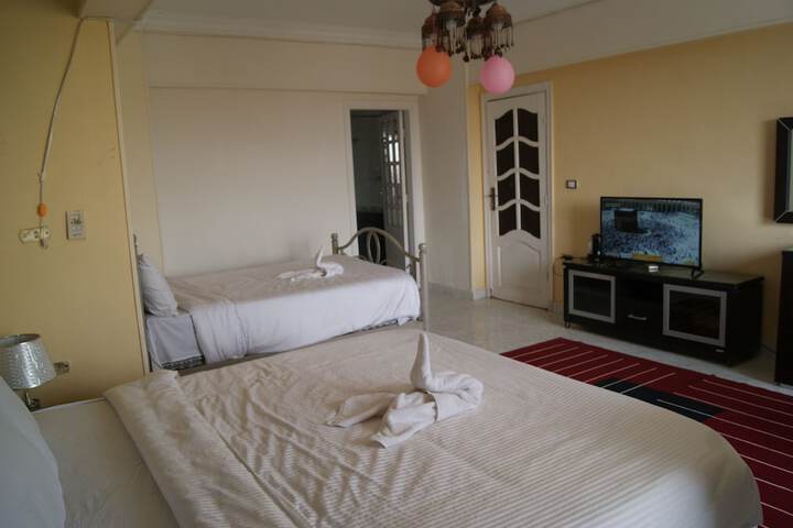 Room 33 of 114