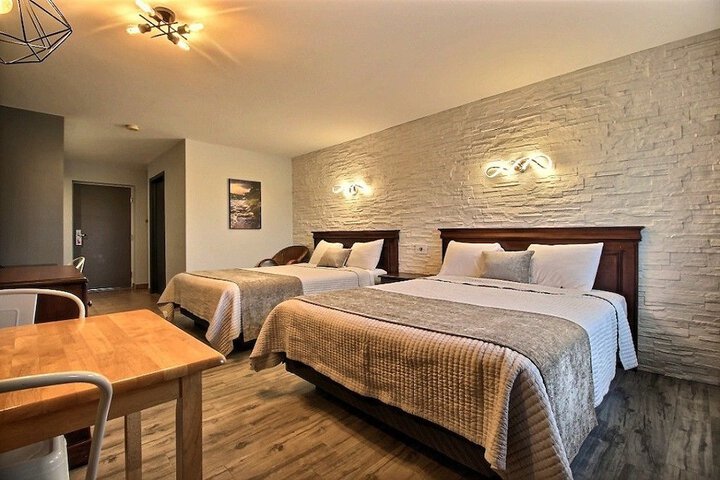 Room 10 of 38