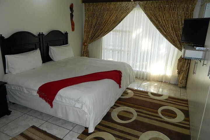 Room 2 of 31