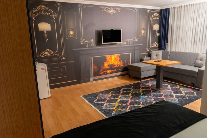 Room 6 of 52