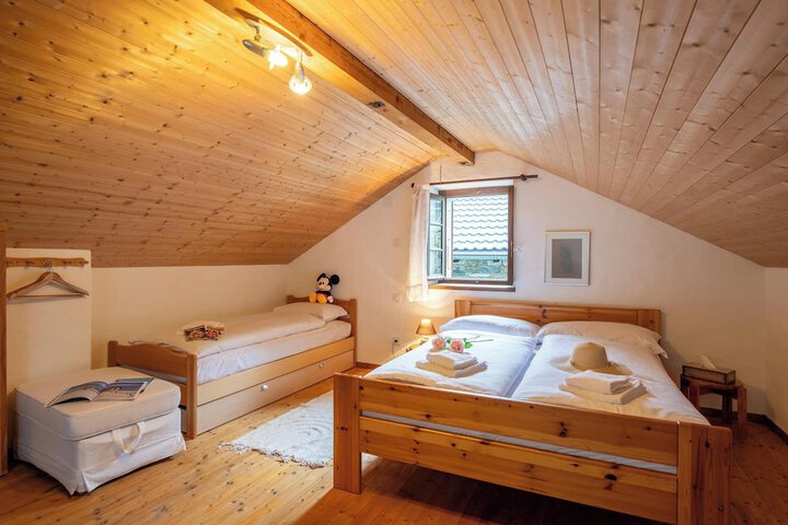 Room 4 of 22