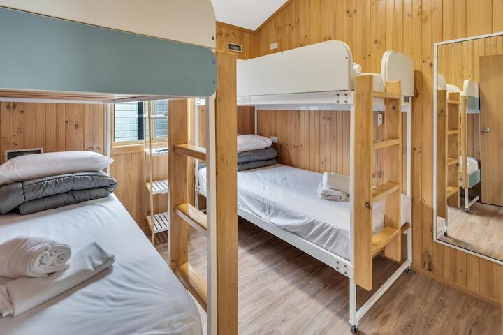 Room 14 of 100