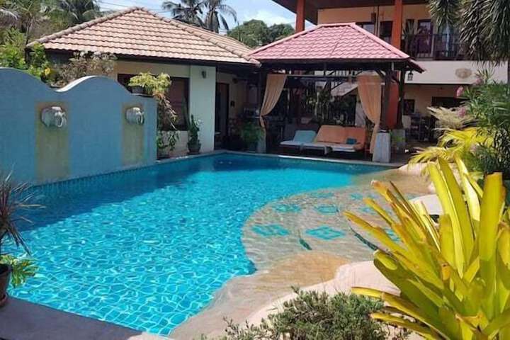 Hotel with Pool