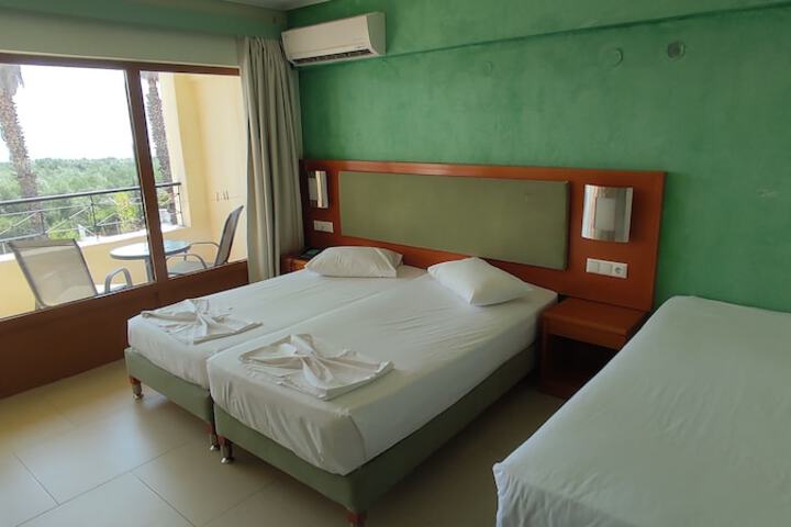 Room 7 of 34