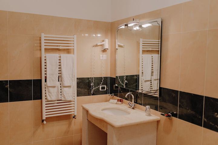 Room 20 of 36